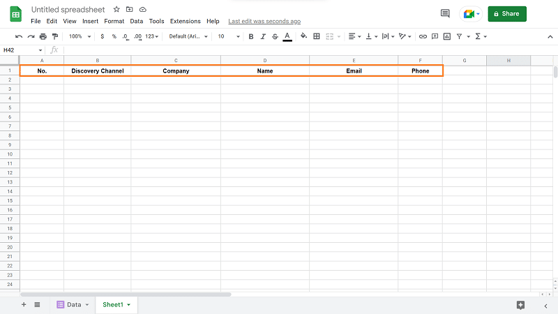 Google Sheets CRM adding column names.